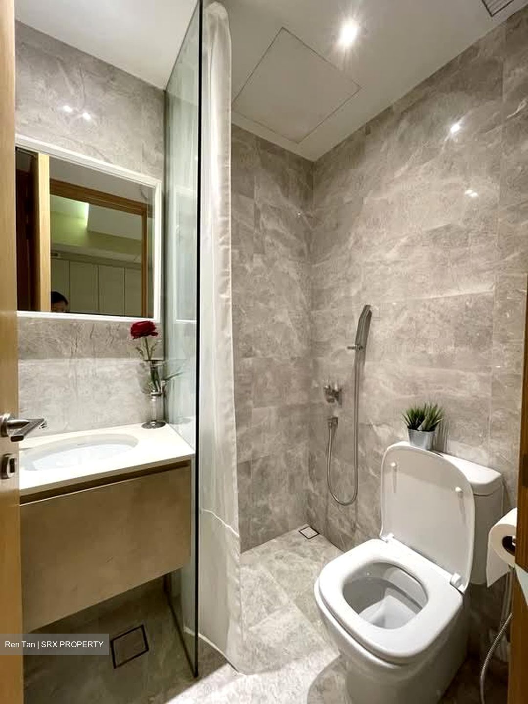 6 Derbyshire (D11), Condominium #535616281
